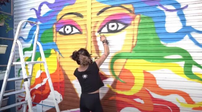 O projeto "100 Minas" nasceu com a iniciativa de fortalecer mulheres que estão na cena do grafite