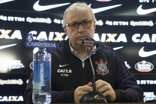 Roberto de Andrade vinha sendo alvo de protestos de membros de organizadas do Corinthians