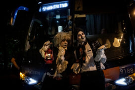Realizado à noite em um ônibus de luxo, o SP Haunted Tour narra lendas urbanas envolvendo a cidade de São Paulo