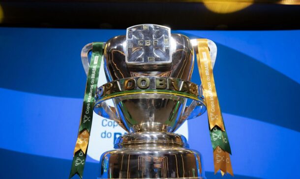 A formação tricolor vai disputar a final da competição mata-mata pela segunda vez em sua história, ainda em busca do inédito troféu