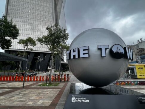 Para adquirir a bebida, os consumidores, maiores de 18 anos, devem se cadastrar no aplicativo do The Town