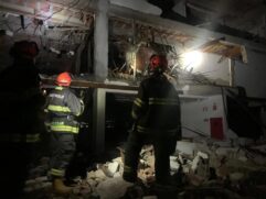 A Defesa Civil Estadual e a Polícia Militar da região confirmaram a ocorrência. Além do resgate pelos bombeiros, as vítimas foram socorridas pelo Samu