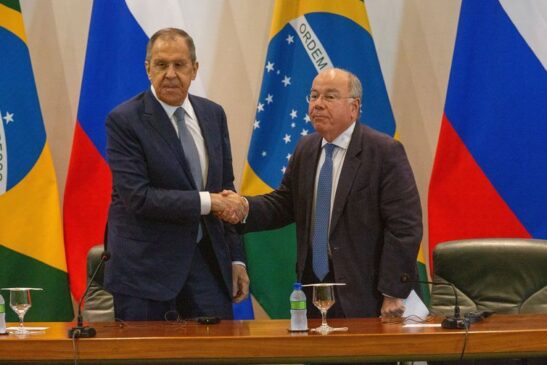 Ministros das Relações Exteriores do Brasil, Mauro Vieira, e da Rússia, Sergei Lavrov, em evento no Palácio do Itamaraty, em Brasília