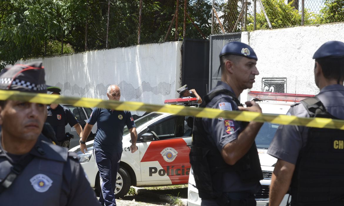 O reajuste, previsto para entrar em vigor em julho, vai beneficiar mais de 150 mil pessoas, incluindo profissionais das polícias Civil, Militar, Técnico-Científica e Corpo de Bombeiros, aposentados e pensionistas