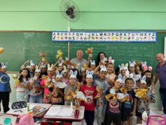 Prefeito Elzo entrega ovos de Páscoa nas escolas municipais de Igaratá