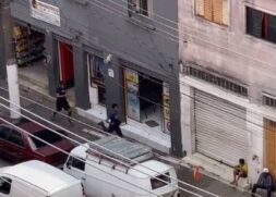 Os vídeos têm sido publicados na rede social TikTok.