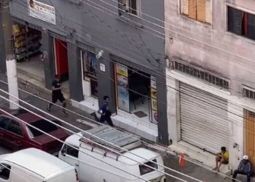 Os vídeos têm sido publicados na rede social TikTok.
