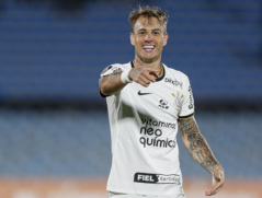 Róger Guedes deixou o Corinthians após aceitar oferta milionária do Al-Rayyan, do Qatar.