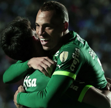 Breno desponta como principal nome para a vaga de Dudu