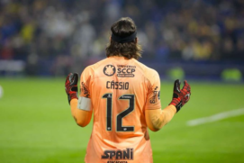 Corinthians passa no penaltis
