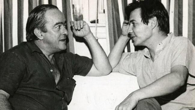 Tom Jobim e Vinícius de Moraes, compositores de Garota de Ipanema