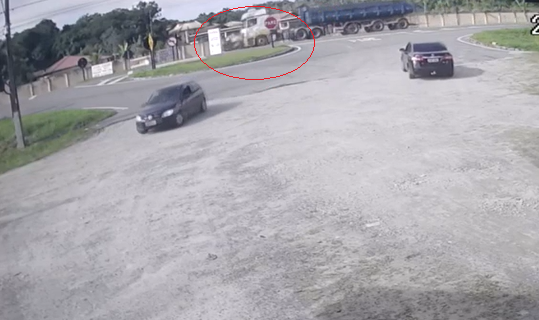 Momento da colisão no litoral sul paulista