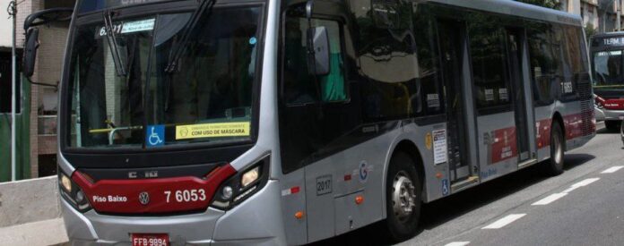 As queixas de usuários de ônibus urbanos na cidade de São Paulo dispararam no primeiro trimestre deste ano. O número é 42% superior ao do mesmo período de 2022