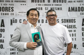 Poeta Sérgio Vaz lançou seu novo livro "Flores da Batalha" no CEMUR, em Taboão da Serra.