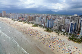 São esperados mais de 300 mil turistas nas cidades litorâneas de Itanhaém, Guarujá, Peruíbe, Praia Grande, Santos, Cananéia, Iguape, Bertioga, Caraguatatuba e São Sebastião
