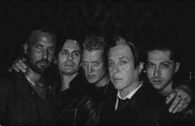 A banda de rock americana Queens of The Stone Age