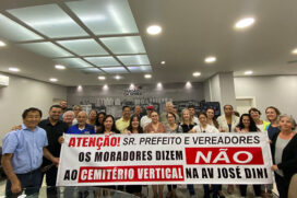 Moradores são contra instalação de cemitério vertical em reunião com prefeito