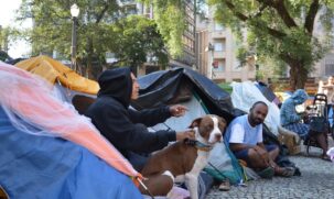 Prefeitura de São Paulo iniciou a remoção de barracas de pessoas em situação de rua de calçadas e vias de diversas regiões da cidade