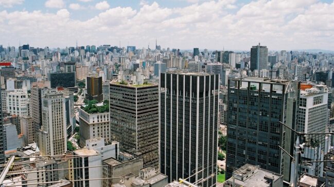 As novas metas e ampliações levaram em consideração o contexto orçamentário da Prefeitura e, também, a viabilidade técnica e operacional para a execução
