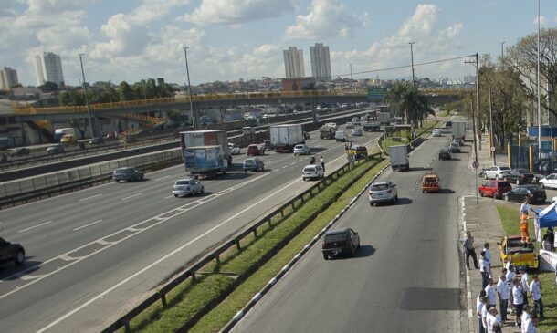 Rodovia no estado de São Paulo