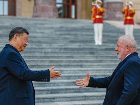 O presidente da China, Xi Jinping, recebe no Grande Palácio do Povo o presidente Luiz Inácio Lula da Silva