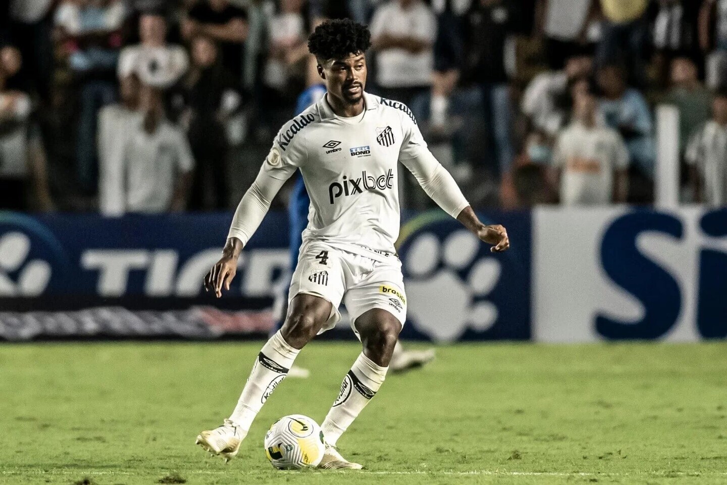 O anúncio ocorre duas semanas após o clube ter decidido pelo fim do contrato