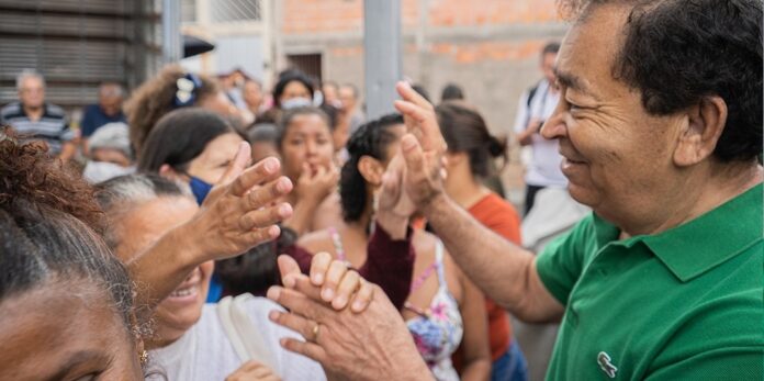Prefeito Aprígio participa da ação social Prefeitura no seu Bairro, realizada na UBS Jardim Record.