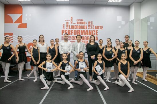 Entrega de Collants para alunas da Escola Municipal de Artes ocorreu em 13 de abril