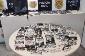 Polícia prende quadrilha que roubava ótica no centro de São Paulo Polícia apreendeu carga de óculos avaliada em R$ 200 mil; cinco chilenos foram presos por suspeita de furto