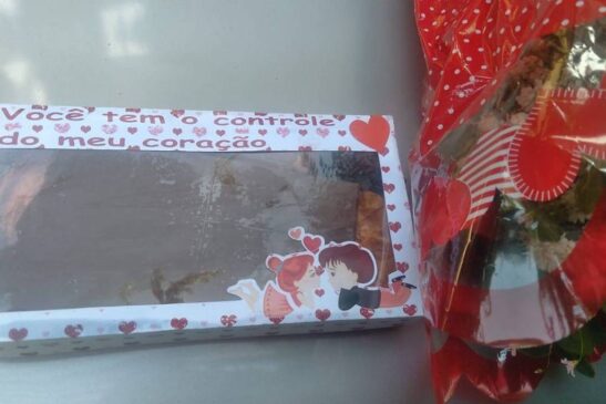 Vítima recebeu doces de aniversário de anônimo.