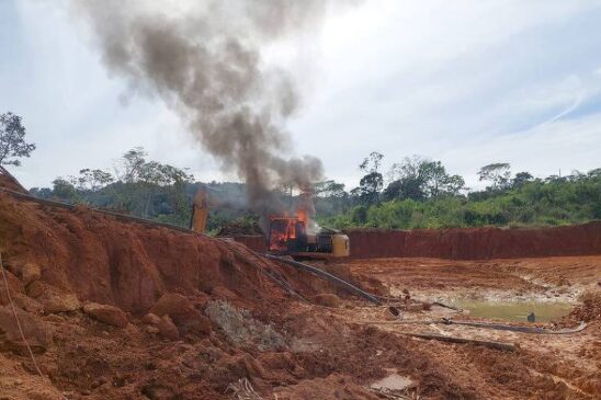 Equipamentos de garimpo destruídos pela Polícia Federal em Rondônia