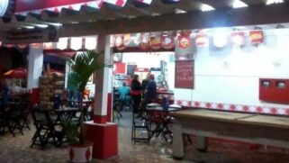 A polícia foi chamada para atender a um possível caso de racismo em bar, em Praia Grande