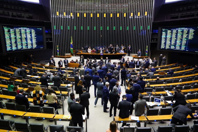Vitória para o governo Luiz Inácio Lula da Silva, texto-base do arcabouço foi aprovado por larga maioria