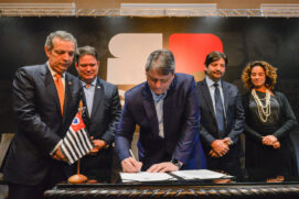 Tarcísio de Freitas apresentou o novo Diário Oficial do Estado de São Paulo.