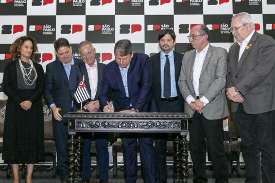 Tarcísio sancionou lei para novo salário mínimo estadual