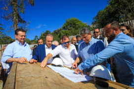 O governador Tarcísio de Freitas anunciou no último sábado (27) o investimento de R$ 17 milhões para a reforma do atual Hospital Regional Leopoldo Bevilacqua, no município de Pariquera-Açu, no Vale do Ribeira