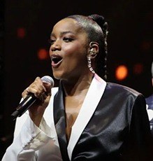 A cantora Iza será uma das últimas atrações do evento no domingo (28), na região central.