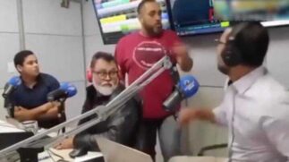 Homem fala em tom de ameaça