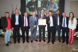 O evento contou com a presença de diversas autoridades locais, incluindo o prefeito de Itapecerica da Serra Francisco Nakano