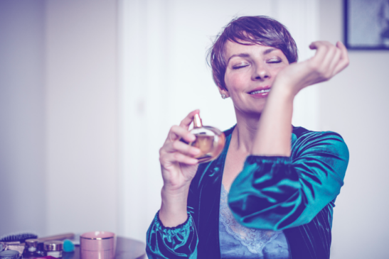 Levantamento foi feito em alguns dos principais sites de venda de perfumes e encontrou diferenças significativas
