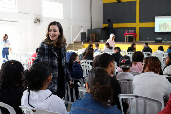 A palestrante e psicóloga, Cristiane Godinho da Silva, explicou sobre a Humanização e Combate ao Bullying