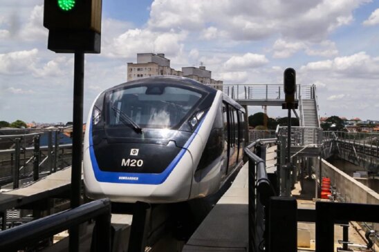 Trem da Linha-15 Prata
