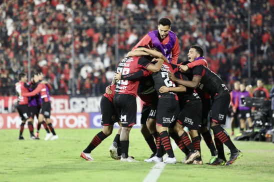 Newells vence o Santos na Argentina