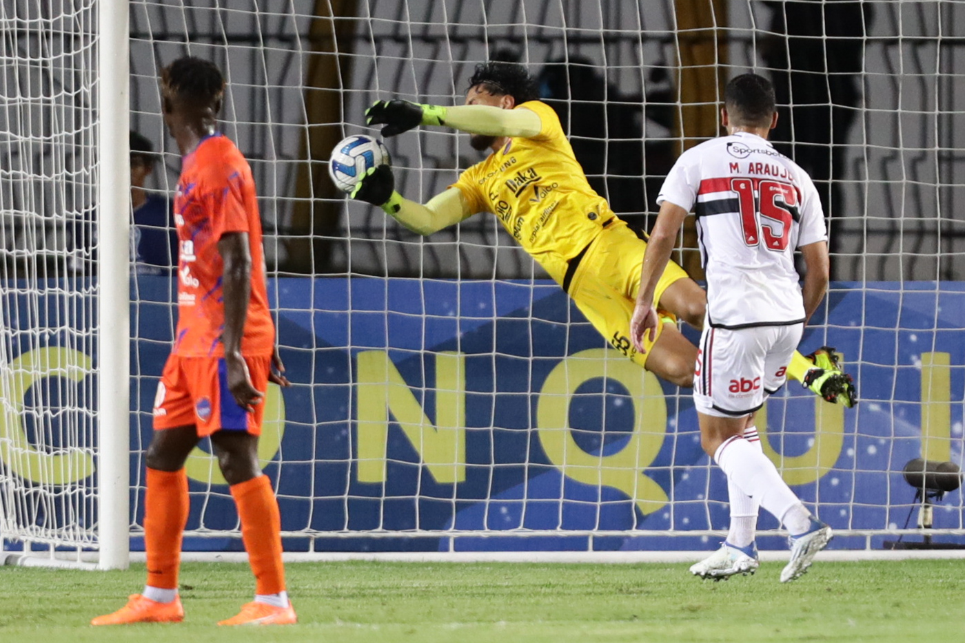 São Paulo marca com Wellington Rato