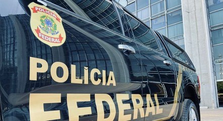 A Polícia Federal cumpre mandado de busca nesta sexta-feira (12) na casa de Marcelo da Silva Vieira, ex-funcionário do setor do Palácio do Planalto responsável pelos acervos presidenciais