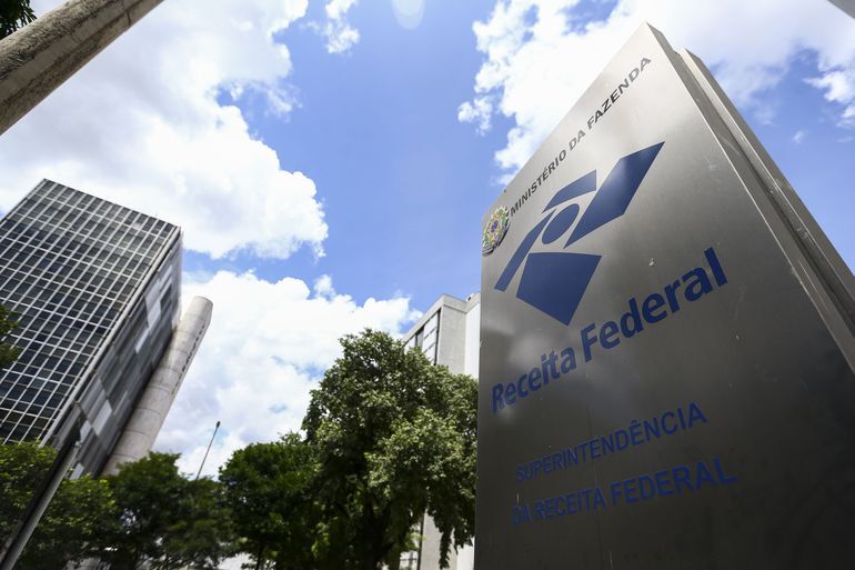 Receita Federal fará leilão eletrônico com 231 lotes
