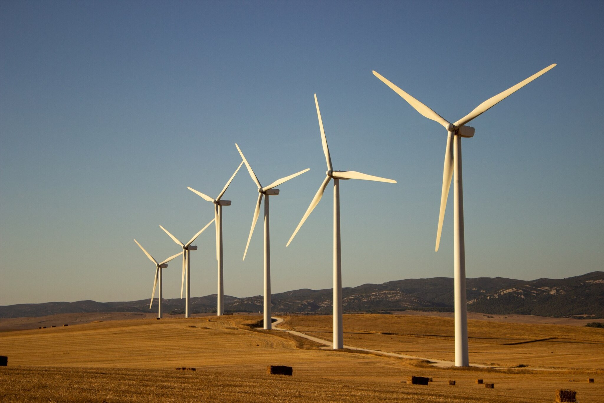 Com projetos capazes de gerar 178 gigawatts de eletricidade limpa e renovável protocolados, à espera de licenciamento no Ibama, as usinas eólicas offshore esbarram, porém, na letargia do Congresso Nacional