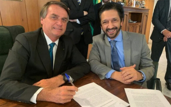 O ex-presidente Jair Bolsonaro ao lado do prefeito Ricardo Nunes