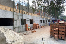 Obras da UBS do Parque Laguna, em Taboão da Serra, em abril de 2021; serviços estão paralisados