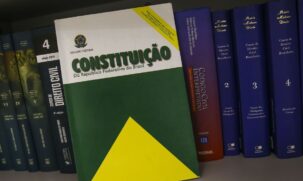 Constituição estabelece os princípios fundamentais que norteiam nosso Estado e define os direitos e deveres de todos os cidadãos
